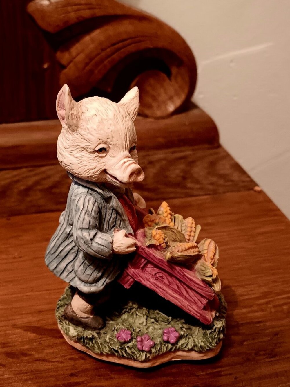 1989 Collectible pig with wheelbarrow figurine